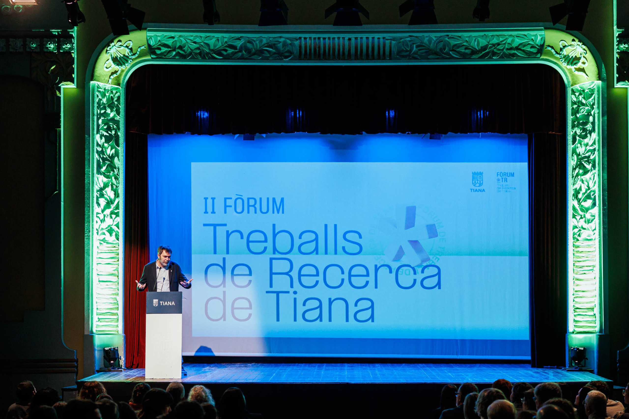 L’alcalde, Isaac Salvatierra, durant la intervenció al Fòrum de Treballs de Recerca, a la Sala Albéniz, el 12 de març.