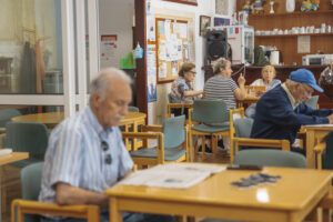 Aquest estiu, es fan obres de pintura, remodelació del paviment i climatització a la Llar de les Persones Grans.